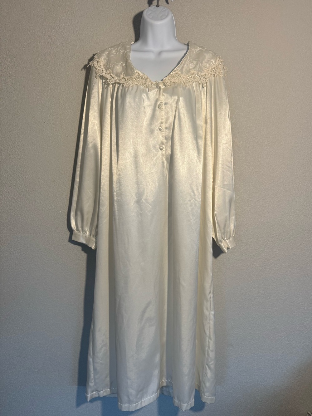 Vintage early 1990’s Ivory Lace-Trim Long Nightgown JC Penny - Women Intimates